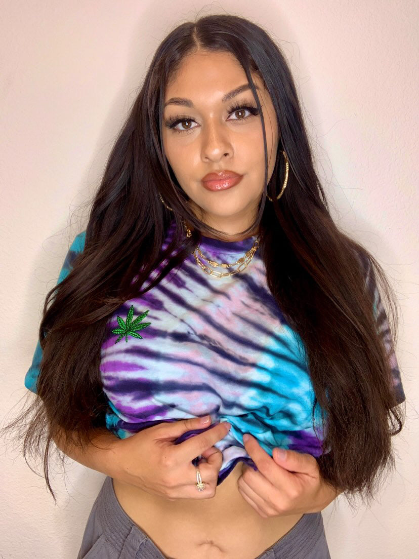 TIE DYE HERB TEE – THE STUNNA BOUTIQUE
