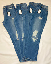 Load image into Gallery viewer, KIMMY STRAIGHT LEG MOM JEANS