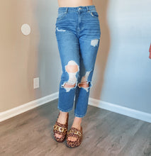 Load image into Gallery viewer, KIMMY STRAIGHT LEG MOM JEANS